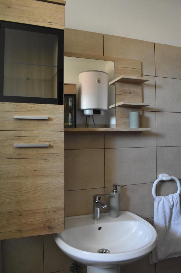 Apartmani Tomljenovic Senj  Exterior photo